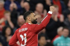 英超锋霸欧冠破纪录：超越梅西，成就进球王传奇